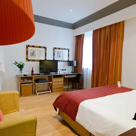 Renewed Plaza Opéra