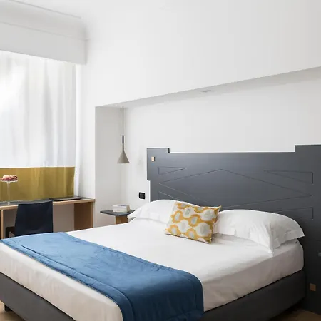 Hotel Plaza Opera 4*