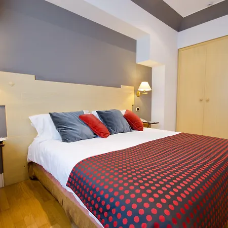 Plaza Opera 4*