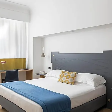 Hotel Renewed Plaza Opéra 4*