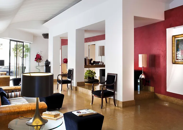 Plaza Opera ホテル 4*