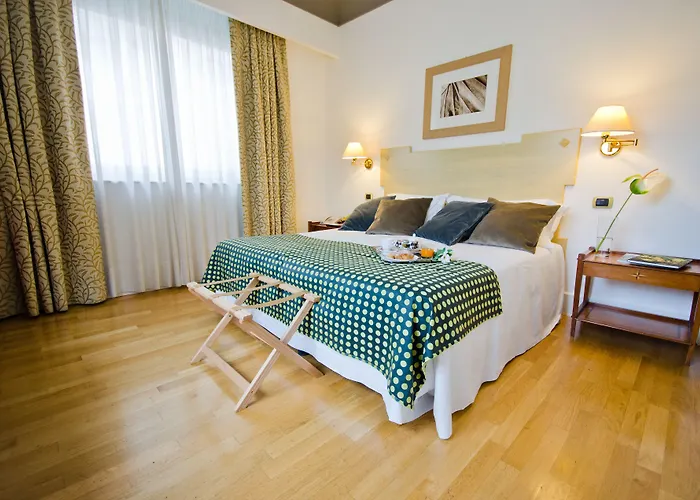 Plaza Opera ホテル パレルモ