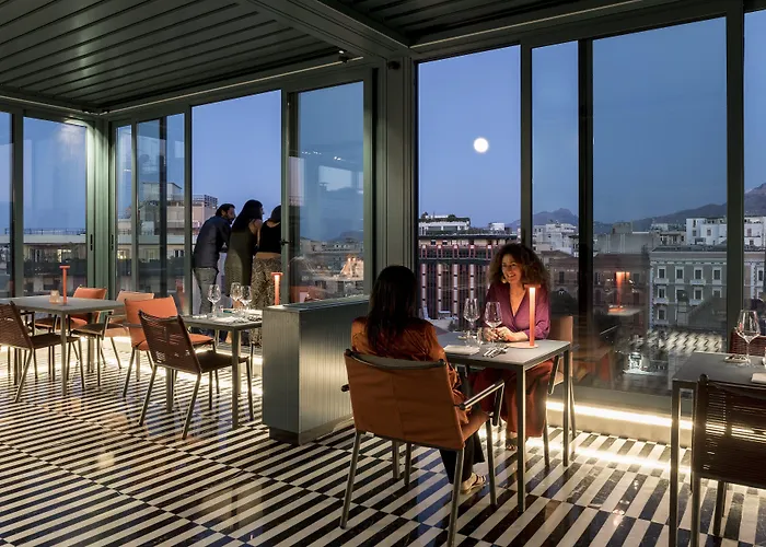 ホテル Plaza Opera