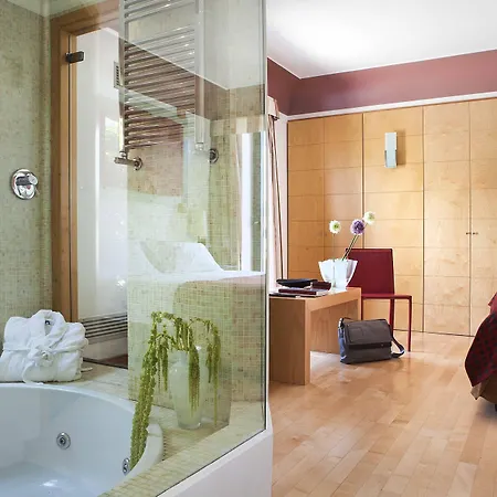 Otel Plaza Opera 4*