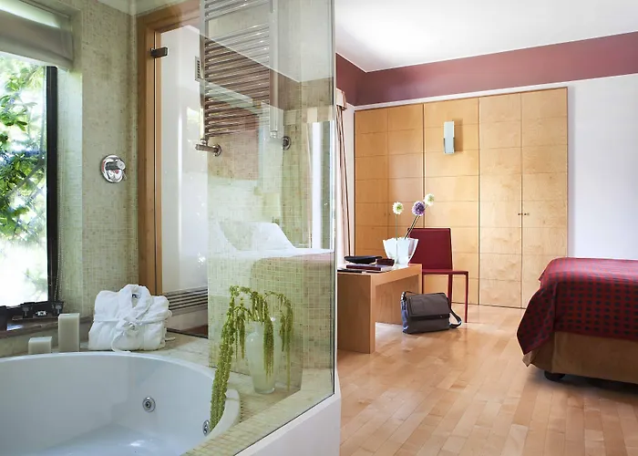 Hotel Plaza Opera 4*