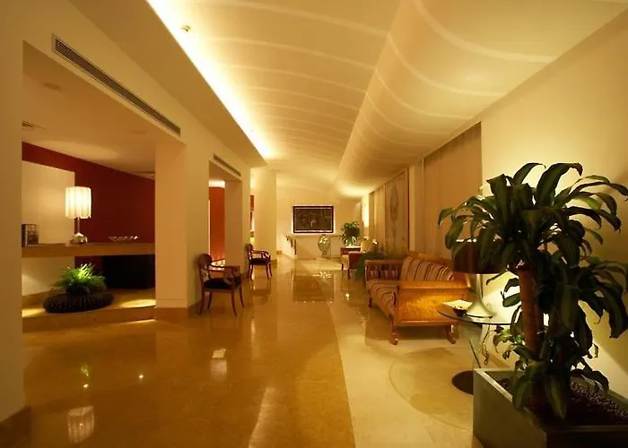 Plaza Opera 4*